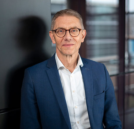 Porträt von Dr. Stefan Kropff, Executive Medical Director, Amgen GmbH.