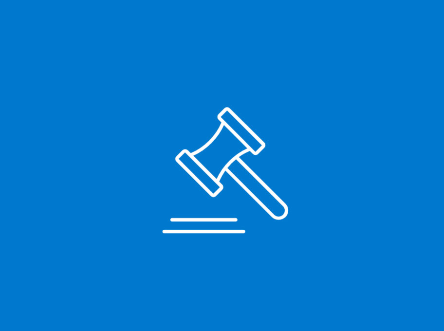 Dunkelblaues Icon, welches einen simplifizierten Richterhammer darstellt, der auf eine Oberfläche schlägt.